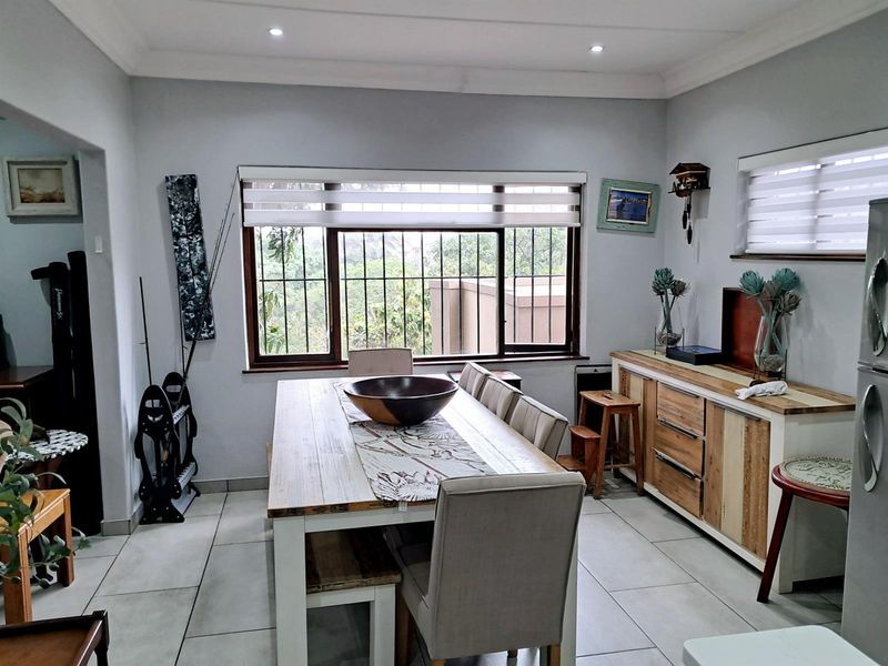 SHELLY BEACH: BEAUTIFUL MODERN RENOVATED FURNISHED  HOUSE FOR SALE. MOVE IN READY - Photo 5