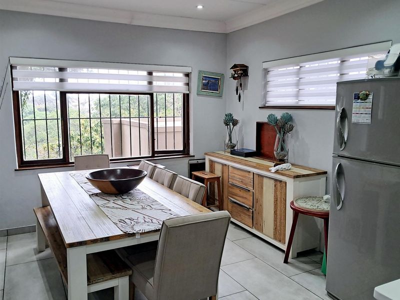 SHELLY BEACH: BEAUTIFUL MODERN RENOVATED FURNISHED  HOUSE FOR SALE. MOVE IN READY - Photo 4