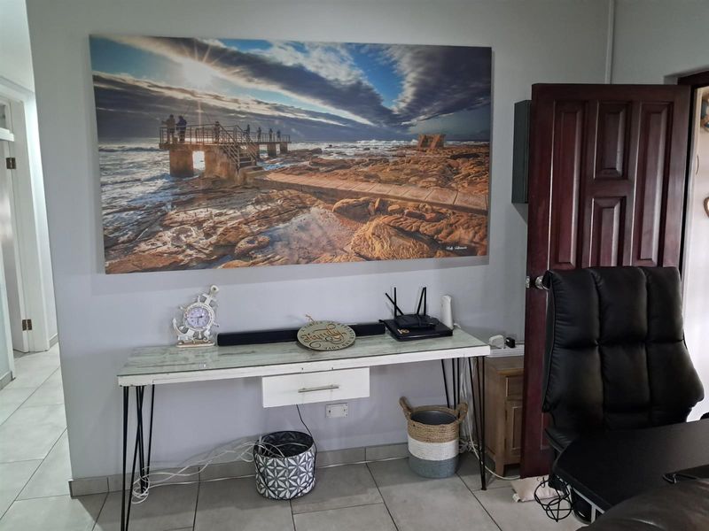 SHELLY BEACH: BEAUTIFUL MODERN RENOVATED FURNISHED  HOUSE FOR SALE. MOVE IN READY - Photo 9