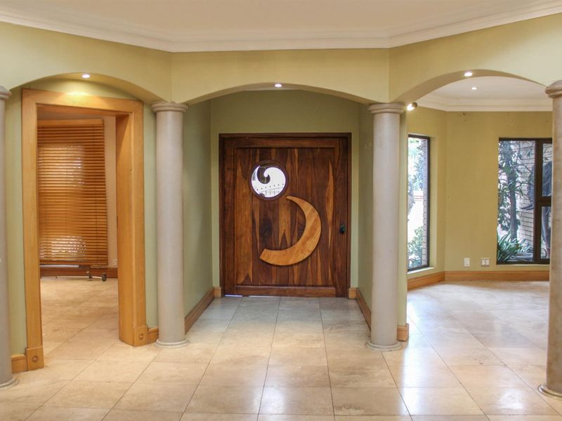 A Masterpiece of Timeless Luxury, Modern Comfort, and Garden Tranquility - Photo 9