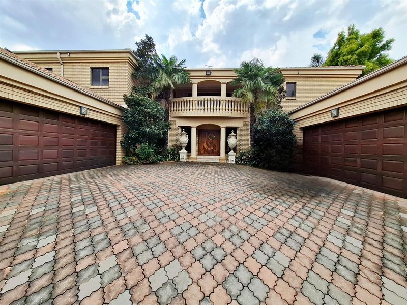A Masterpiece of Timeless Luxury, Modern Comfort, and Garden Tranquility - Photo 1