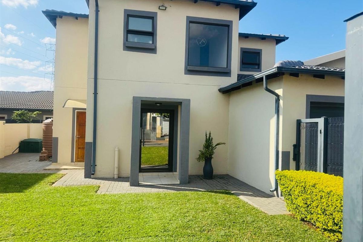 House For Sale in Magaliesberg Country Estate, Amandasig, Akasia - Photo 3