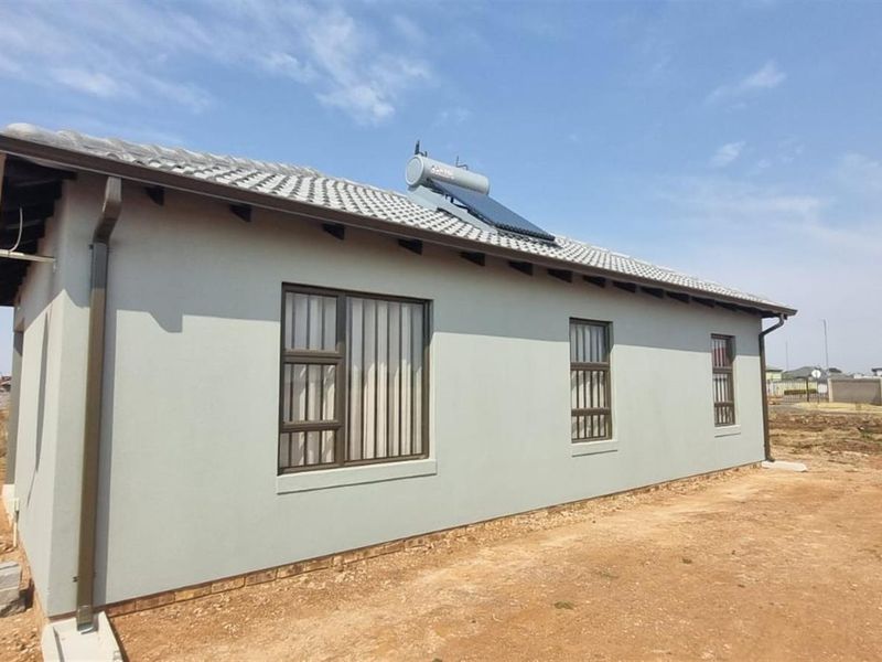 4 Bed 2 Bath 80m2 with double Garage - Photo 9