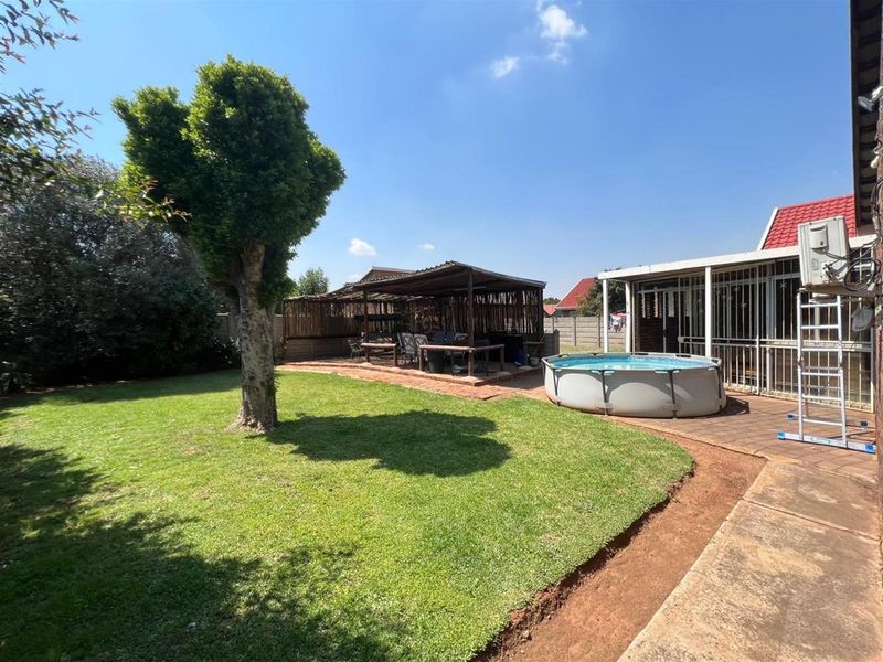 3-Bedroom Family Home For Sale in Vanderbijlpark SE3 - Photo 3