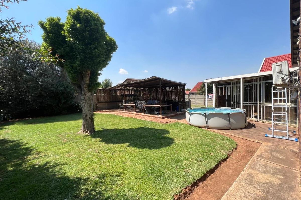 3-Bedroom Family Home For Sale in Vanderbijlpark SE3 - Photo 3