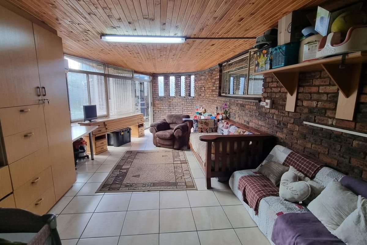 3-Bedroom Family Home For Sale in Vanderbijlpark SE3 - Photo 4