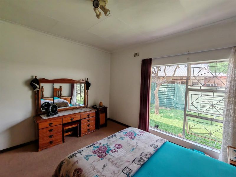This spacious four-bedroom family home, close to schools for sale in Bela Bela, Limpopo - Photo 8
