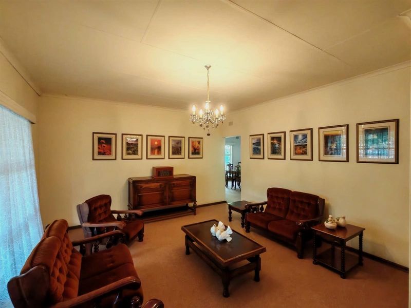 This spacious four-bedroom family home, close to schools for sale in Bela Bela, Limpopo - Photo 6