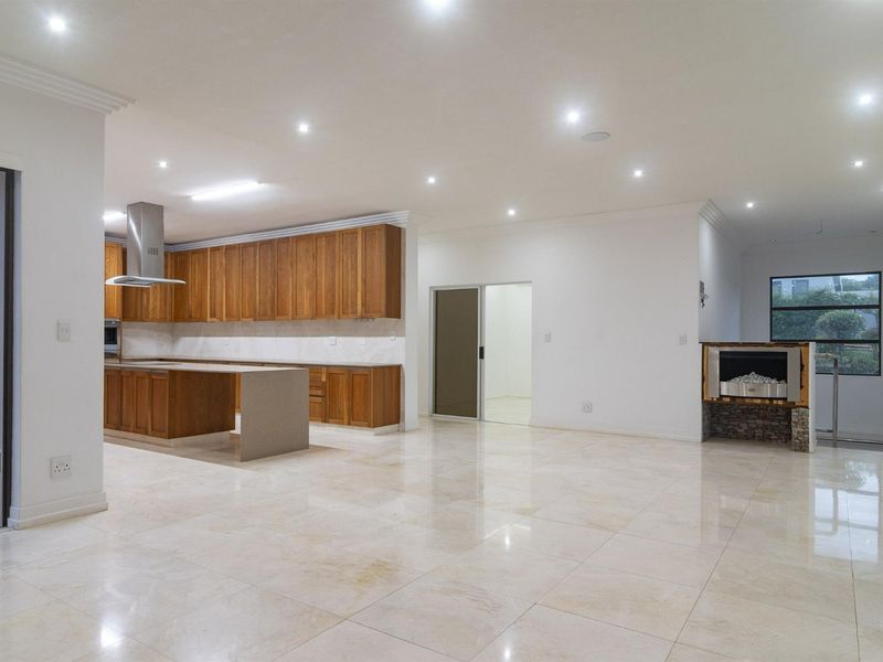 Beautiful Family home in Brettenwood Estate - Photo 7