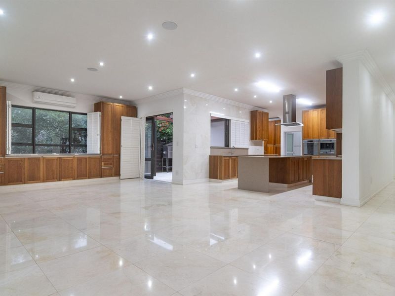 Beautiful Family home in Brettenwood Estate - Photo 5