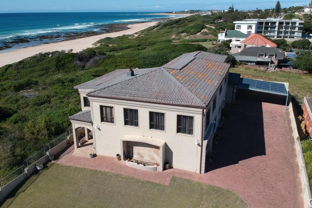 Exclusive Beachfront Estate | 7-Bedroom Luxury Home for Sale in Jeffreys Bay with Panoramic views - Photo 2