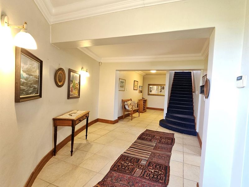 Exclusive Beachfront Estate | 7-Bedroom Luxury Home for Sale in Jeffreys Bay with Panoramic views - Photo 5