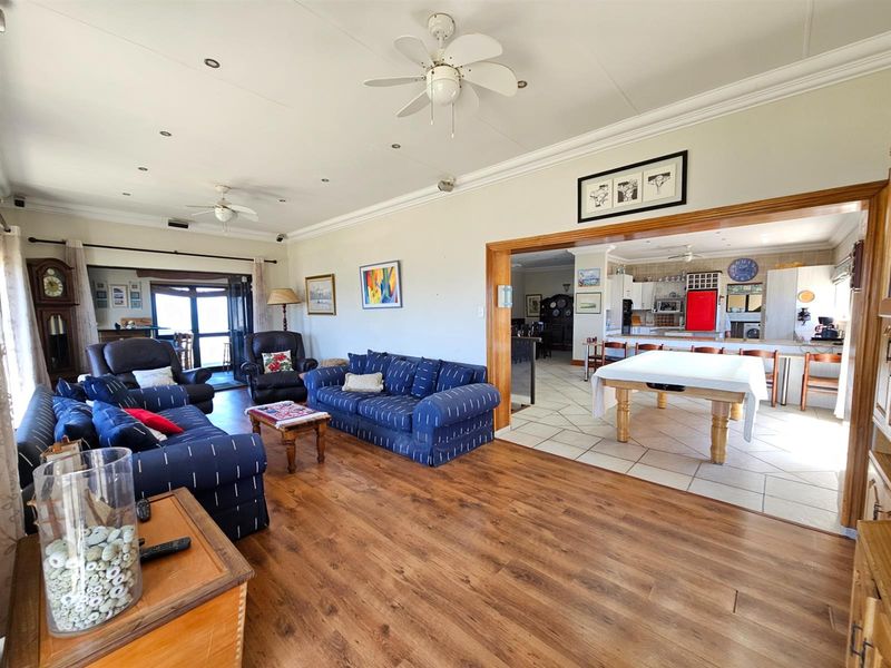Exclusive Beachfront Estate | 7-Bedroom Luxury Home for Sale in Jeffreys Bay with Panoramic views - Photo 7
