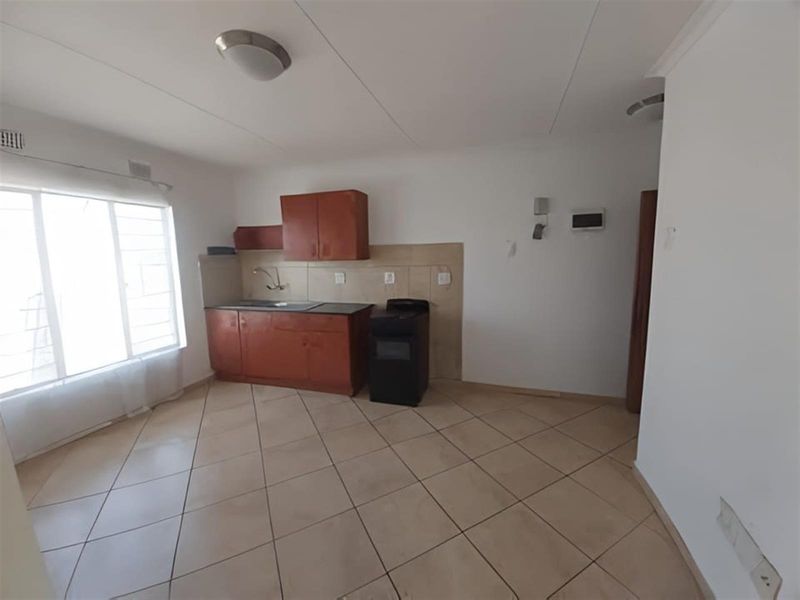 Apartment For Sale in Jabulani, Soweto - Photo 3
