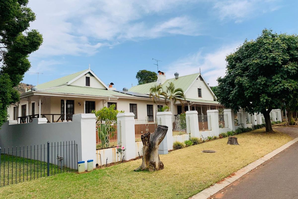 5 bedroom House For Sale in Ninapark, Akasia - Photo 4