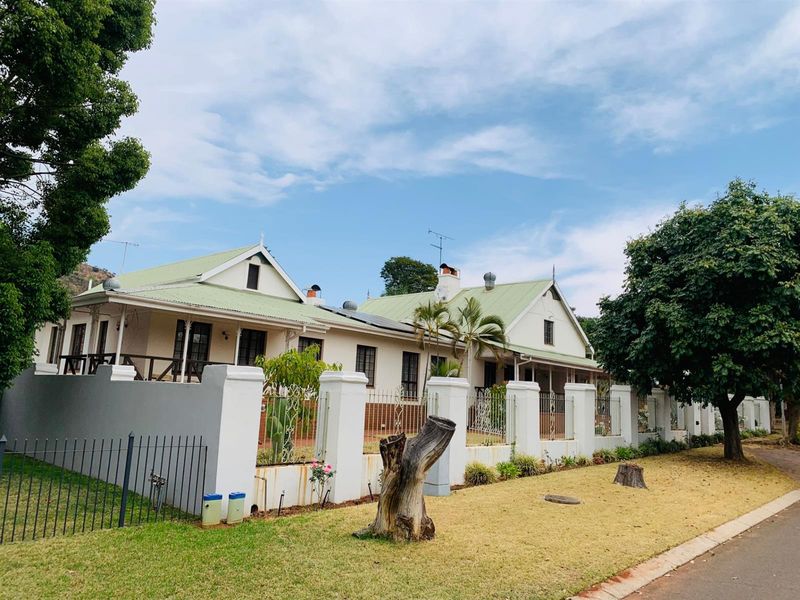 5 bedroom House For Sale in Ninapark, Akasia - Photo 2