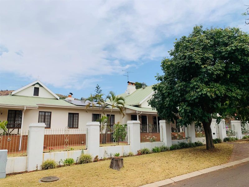 5 bedroom House For Sale in Ninapark, Akasia - Photo 5