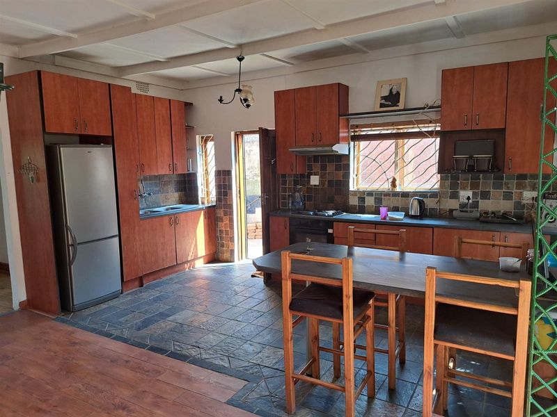 House For Sale in Bezuidenhout Valley, Johannesburg - Photo 4