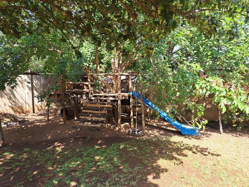 House For Sale in Bezuidenhout Valley, Johannesburg - Photo 3