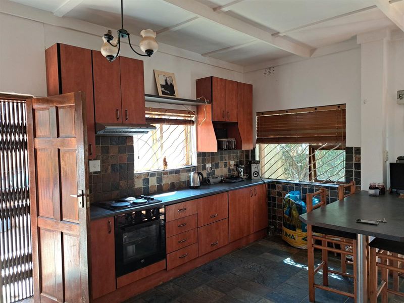 House For Sale in Bezuidenhout Valley, Johannesburg - Photo 5