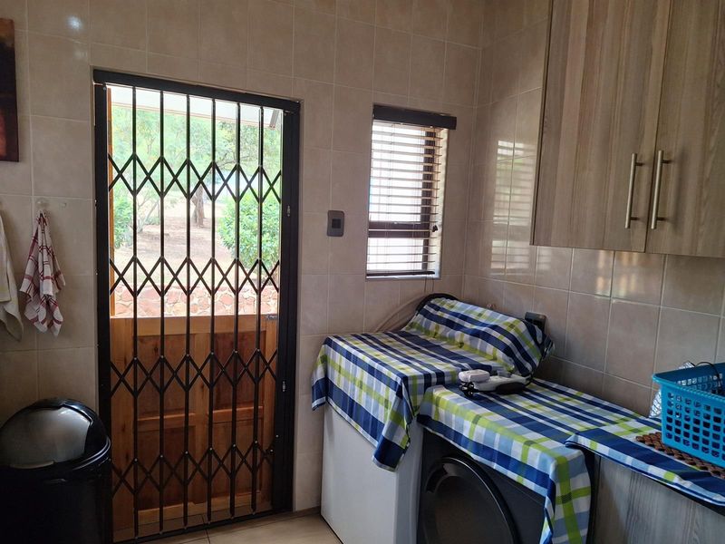 House Under Offer in Kranspoort Middelburg - Photo 9