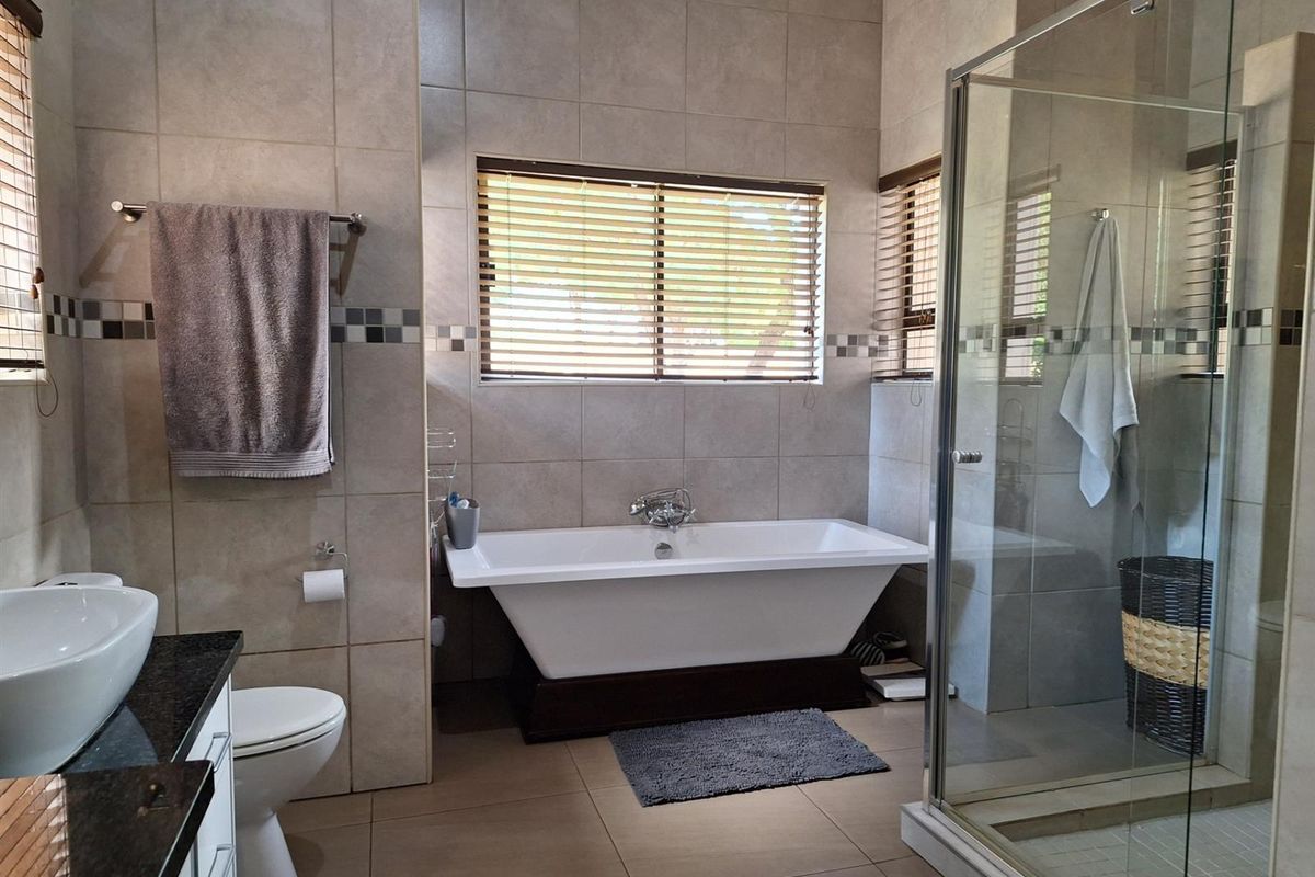 House Under Offer in Kranspoort Middelburg - Photo 3