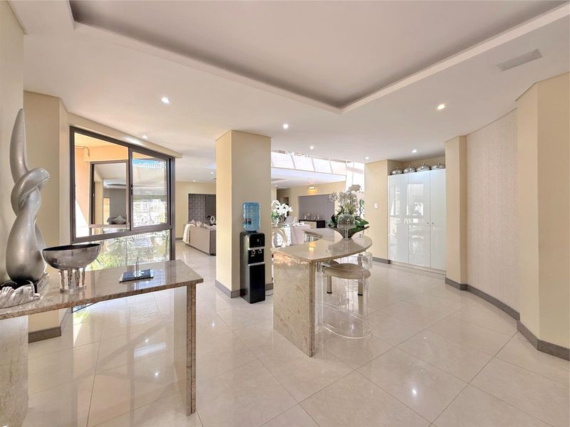 Refined Elegance and Contemporary Luxury on a Prime Corner Stand - Photo 9