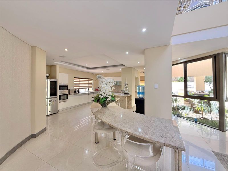 Refined Elegance and Contemporary Luxury on a Prime Corner Stand - Photo 8