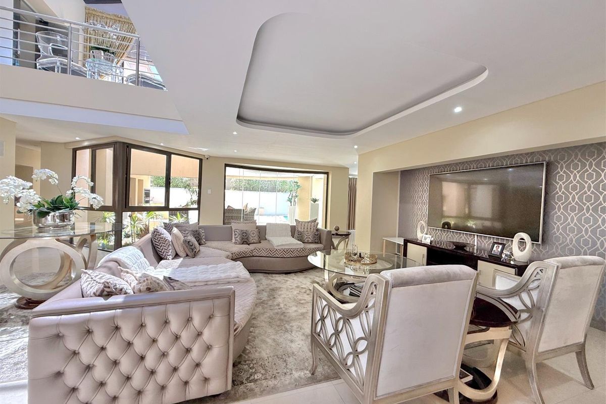 Refined Elegance and Contemporary Luxury on a Prime Corner Stand - Photo 2