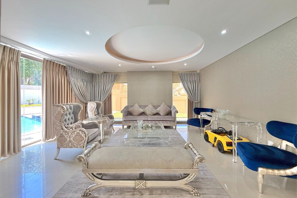 Refined Elegance and Contemporary Luxury on a Prime Corner Stand - Photo 5