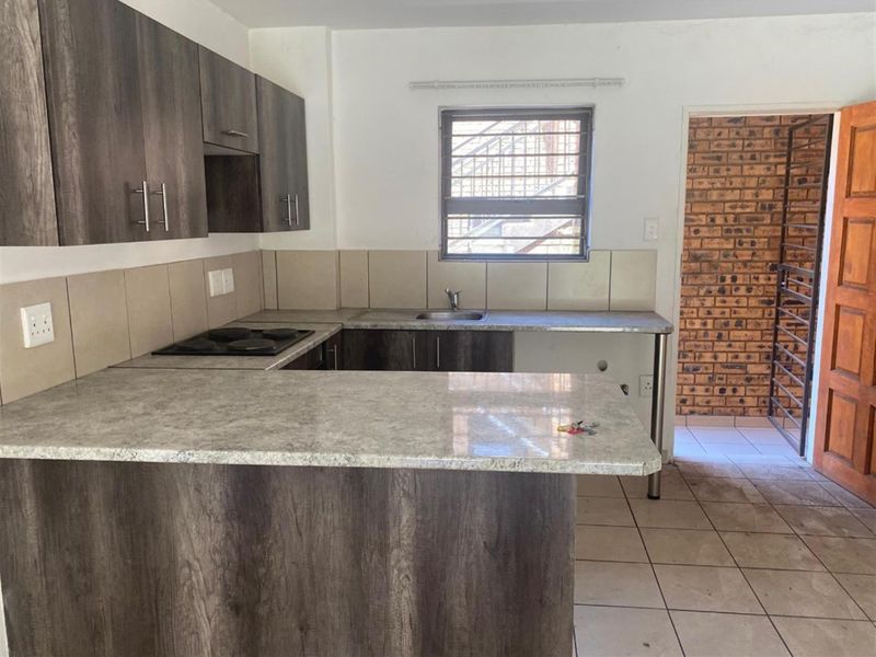 Apartment For Sale in Witfield, Boksburg - Photo 2