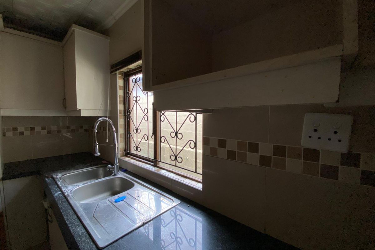 3-Bedroom Family Home for Sale in Riverdene, Newlands West - Photo 5