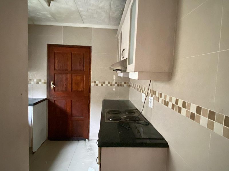 3-Bedroom Family Home for Sale in Riverdene, Newlands West - Photo 4