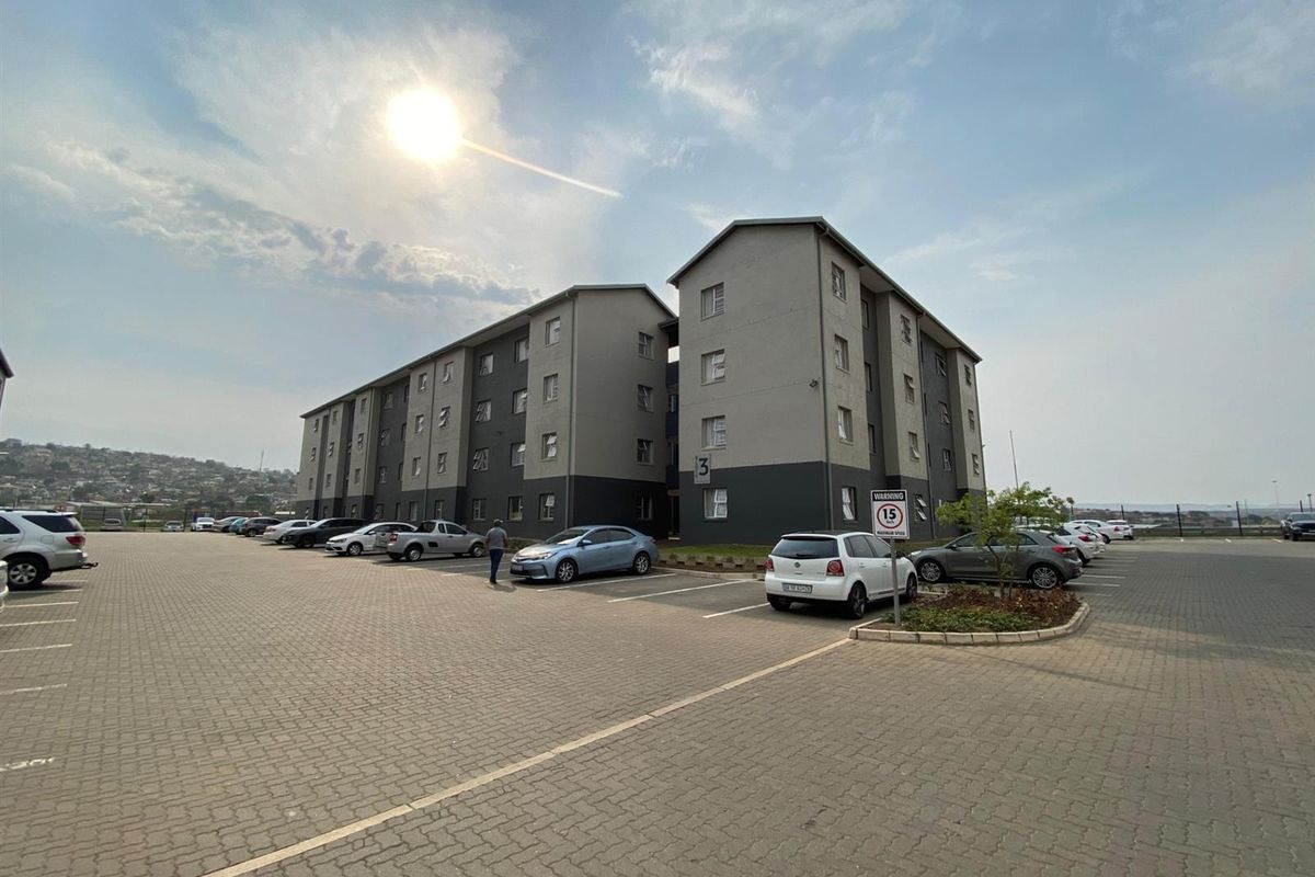 Modern 2-Bedroom Apartment for Sale at The Bridge, Bridge City - KwaMashu - Photo 3