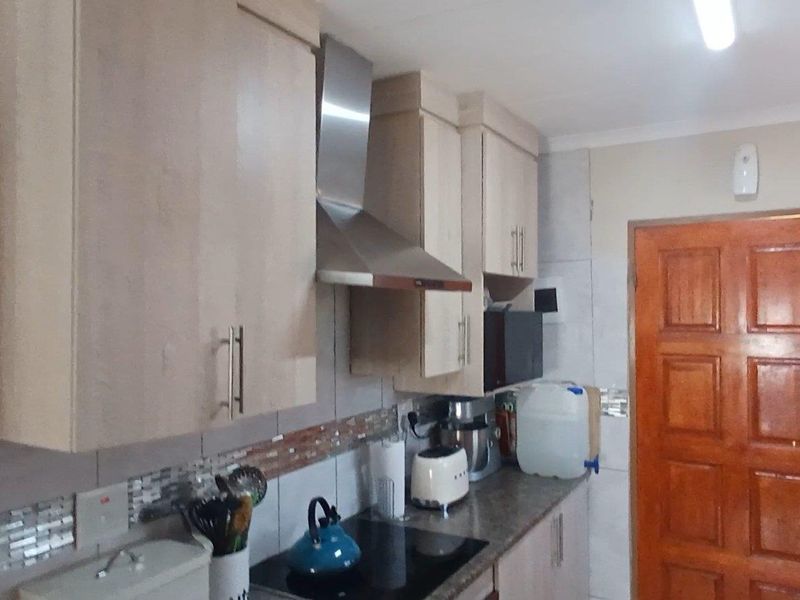 House For Sale in Amandasig, Akasia - Photo 10