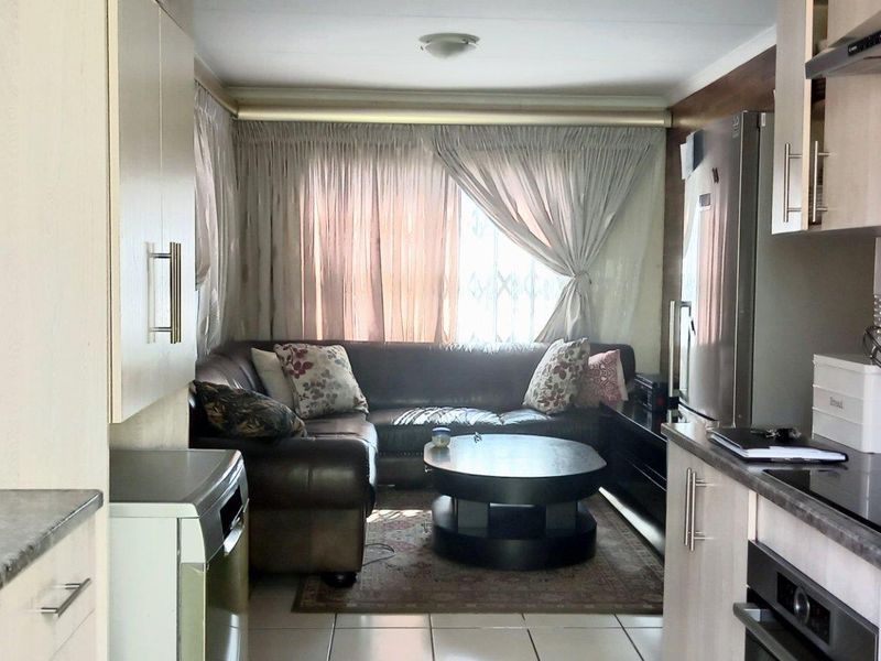 House For Sale in Amandasig, Akasia - Photo 9