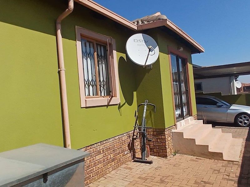 House For Sale in Amandasig, Akasia - Photo 4