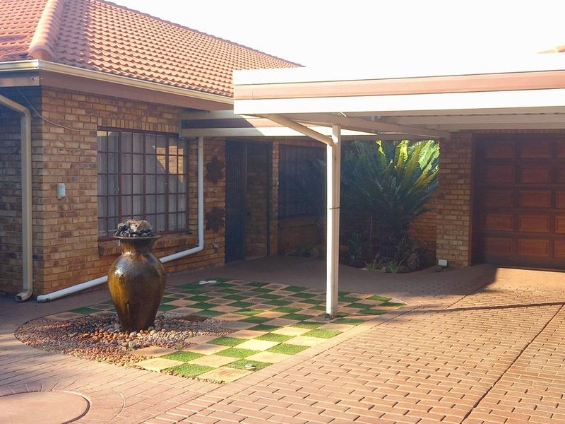 House For Sale in Theresapark, Akasia - Photo 8