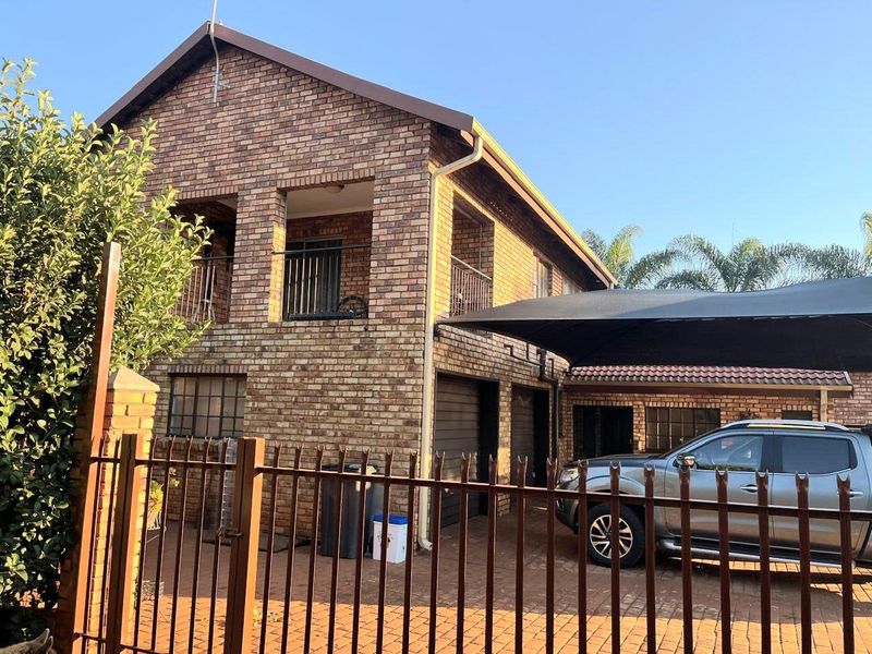 House For Sale in Theresapark, Akasia - Photo 5