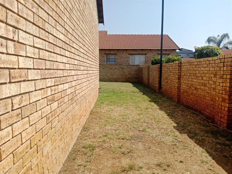 Three Bedroom house available in Cashan near shelly park school - Photo 7