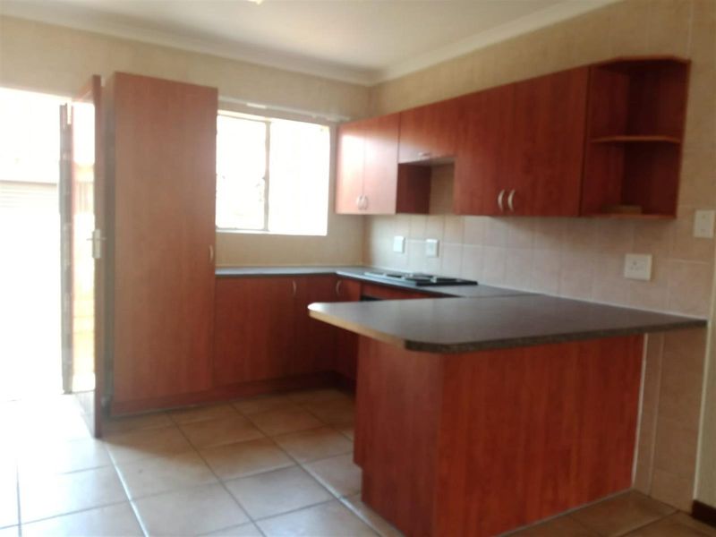 Three Bedroom house available in Cashan near shelly park school - Photo 10