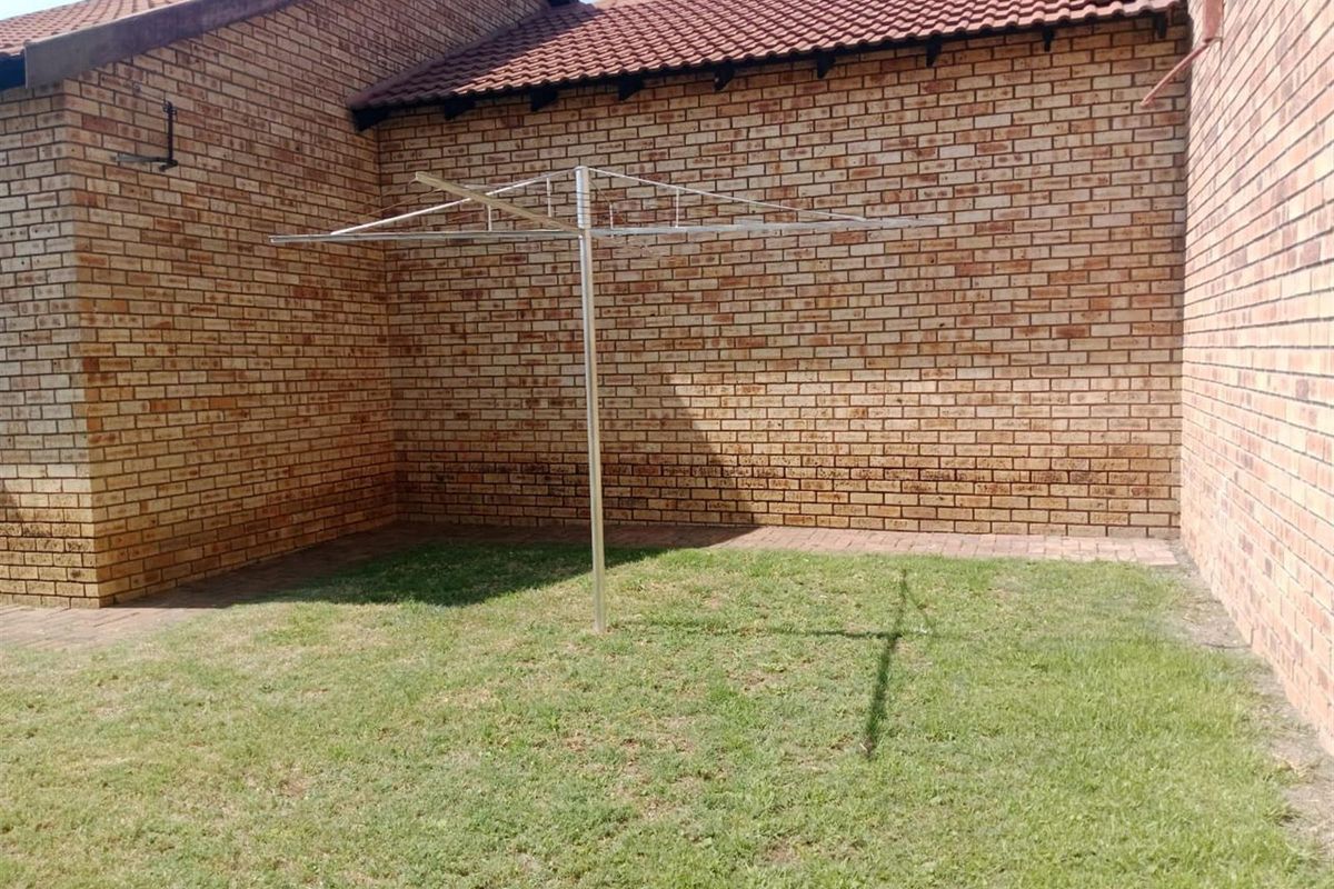 Three Bedroom house available in Cashan near shelly park school - Photo 3
