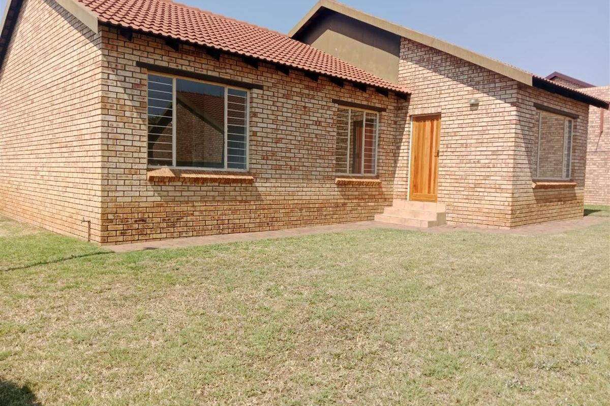 Three Bedroom house available in Cashan near shelly park school - Photo 2