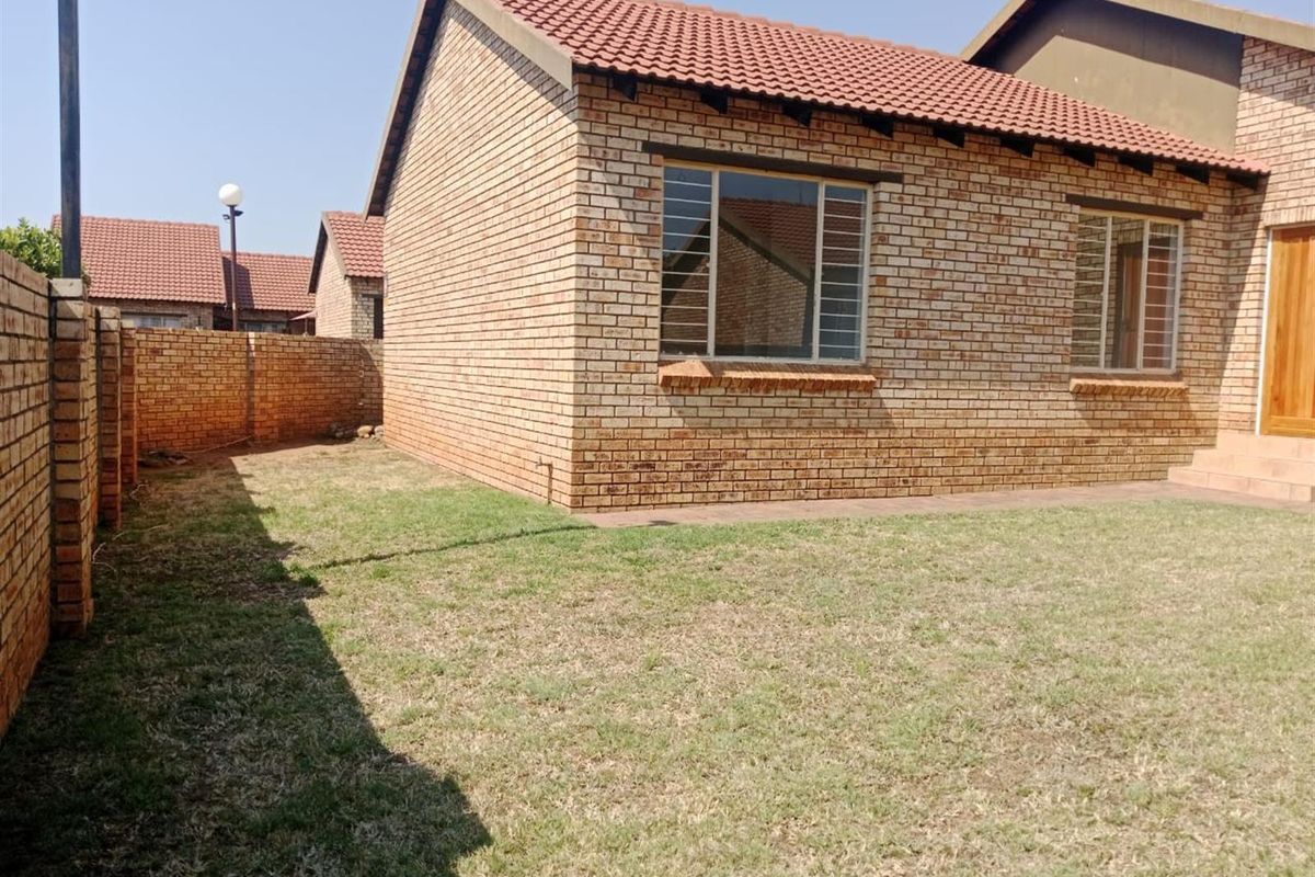 Three Bedroom house available in Cashan near shelly park school - Photo 4