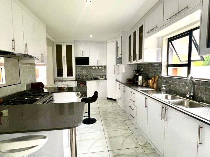 House For Sale in Xanadu Eco Park, Xanadu, Hartbeespoort, North West - Photo 3