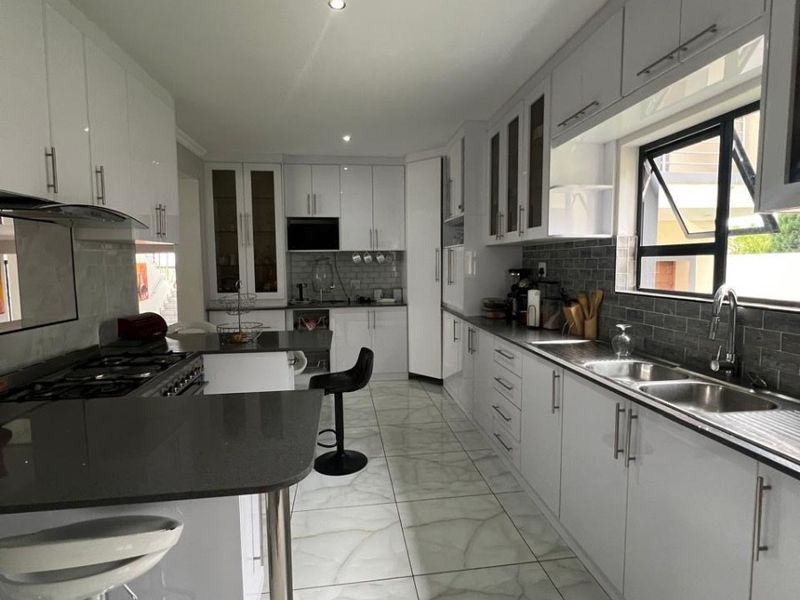 House For Sale in Xanadu Eco Park, Xanadu, Hartbeespoort, North West - Photo 5