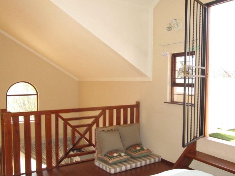 A North-Facing Spacious Loft Apartment - Photo 9