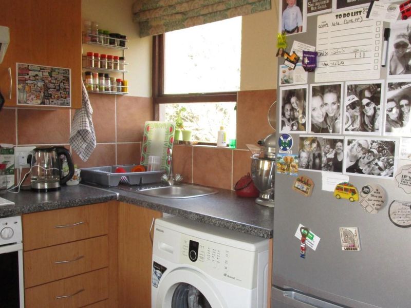 A North-Facing Spacious Loft Apartment - Photo 6