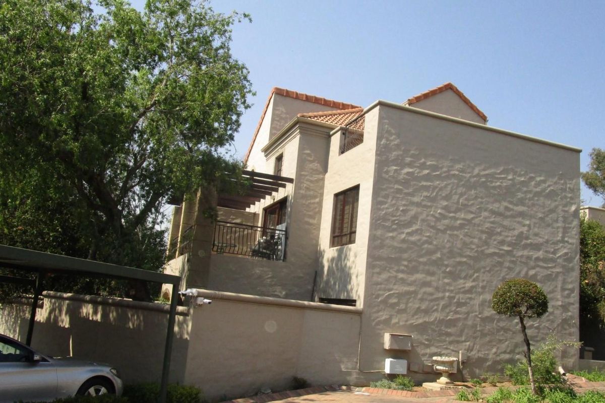 A North-Facing Spacious Loft Apartment - Photo 2