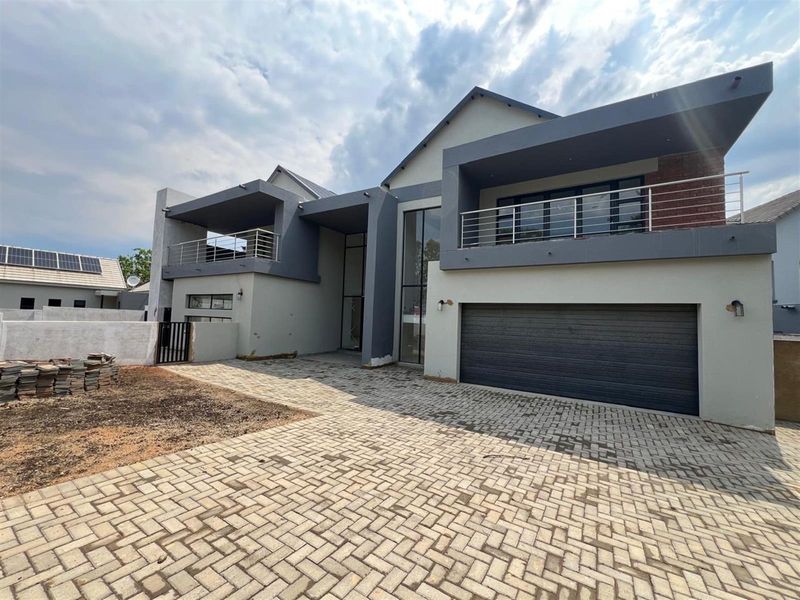 Newly Built House For Sale in Landsmeer Residential Estate, Meerhof, Hartbeespoort, North West - Photo 4